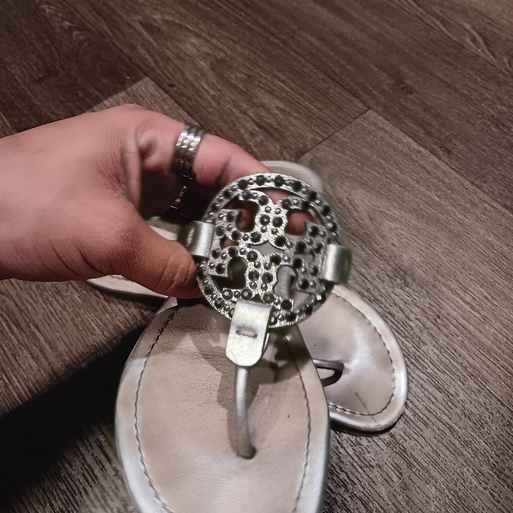 Tory Burch Metallic Gold Miller Embellished Thong Sandals 8M - Picture 4 of 6